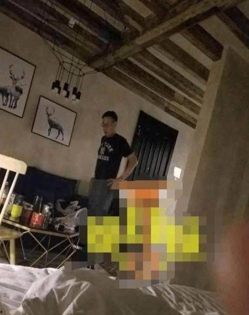 武汉住宅爆料事件视频曝光,揭露楼顶违建背后的真相  第2张